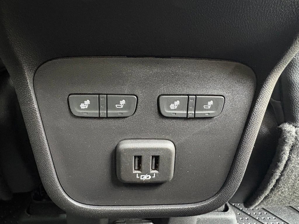 Used 2024 Chevrolet Equinox Premier FWD image 46