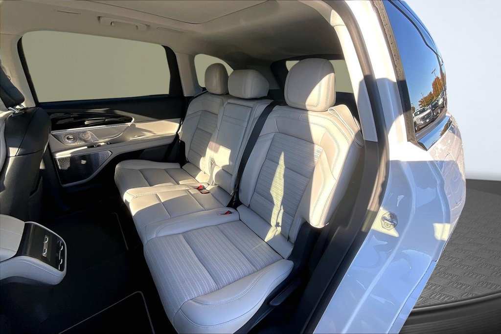 Used 2026 Lincoln Nautilus Reserve AWD/4WD image 23
