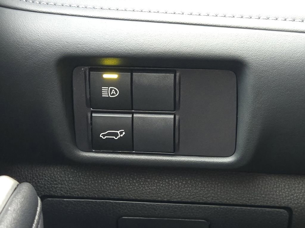 Used 2025 Toyota Highlander XLE AWD/4WD image 24