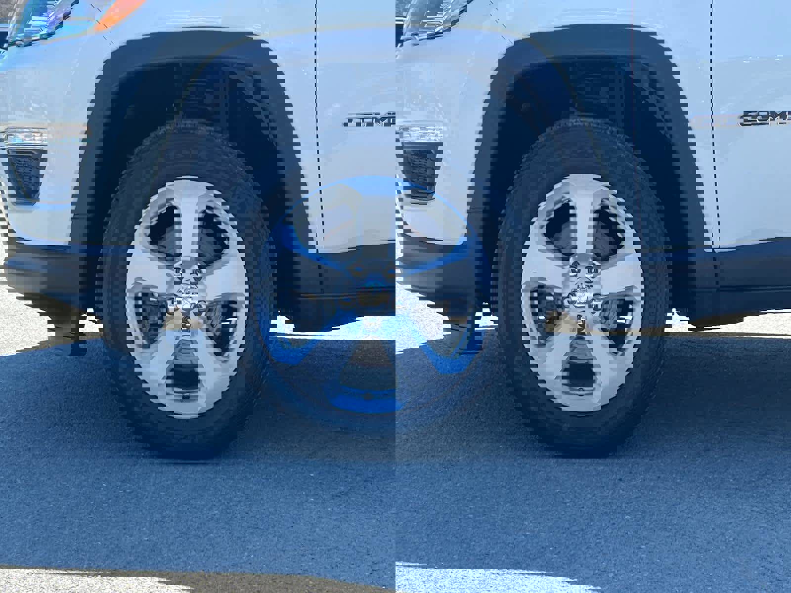 Used 2021 Jeep Compass Latitude image 11