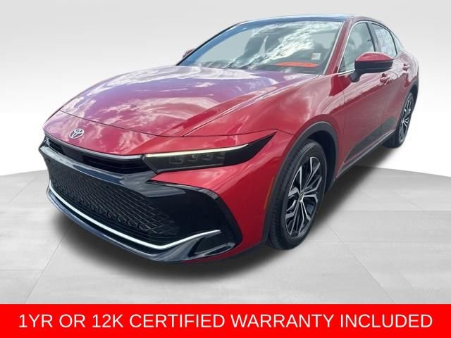 Used 2023 Toyota Crown Limited image 1