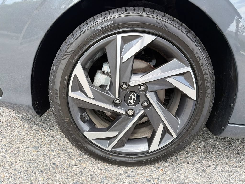 Used 2024 Hyundai Elantra SEL w/ Convenience Package FWD image 19