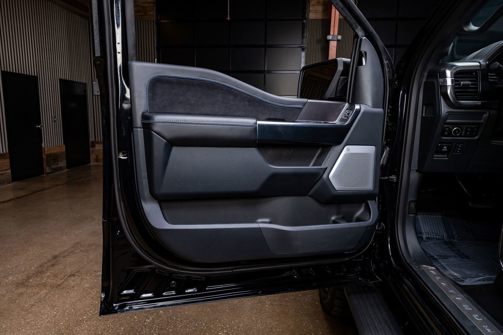 Used 2025 Ford F150 Platinum w/ Equipment Group 702A High image 36