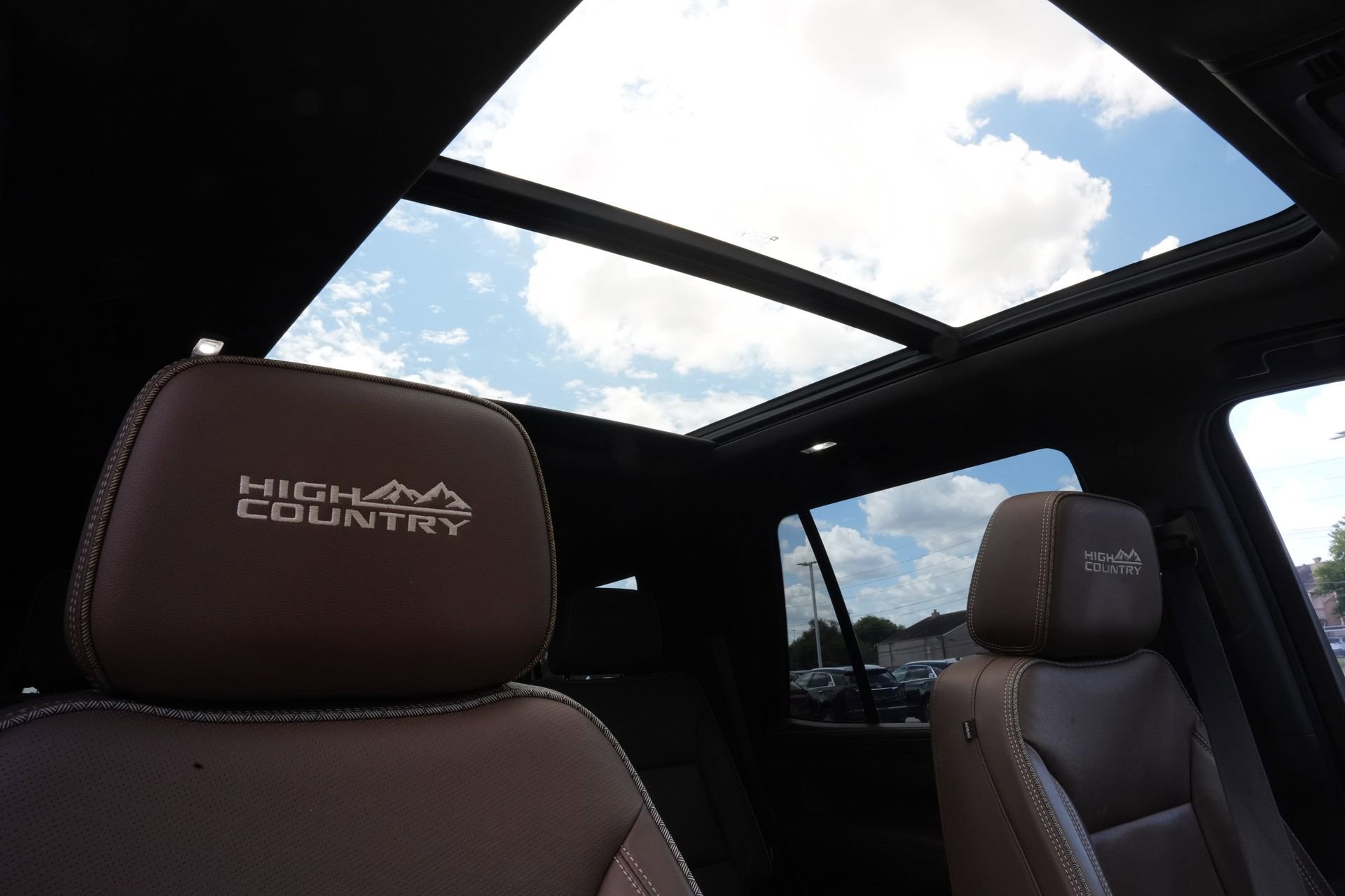 Used 2022 Chevrolet Tahoe High Country RWD image 27