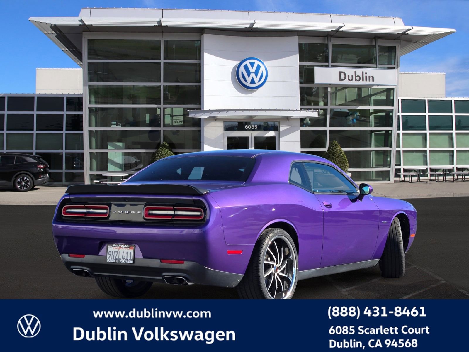 Used 2016 Dodge Challenger R/T image 4
