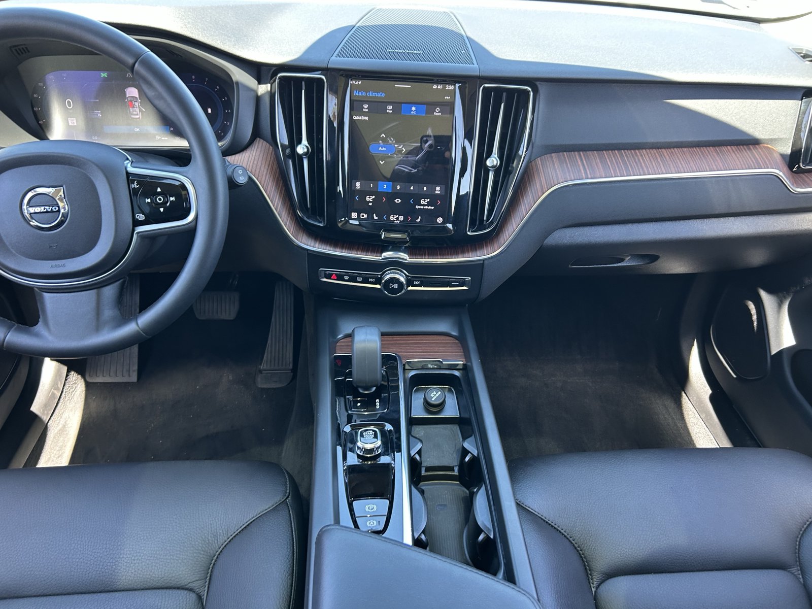 Used 2023 Volvo XC60 B5 Plus w/ Protection Package AWD/4WD image 15