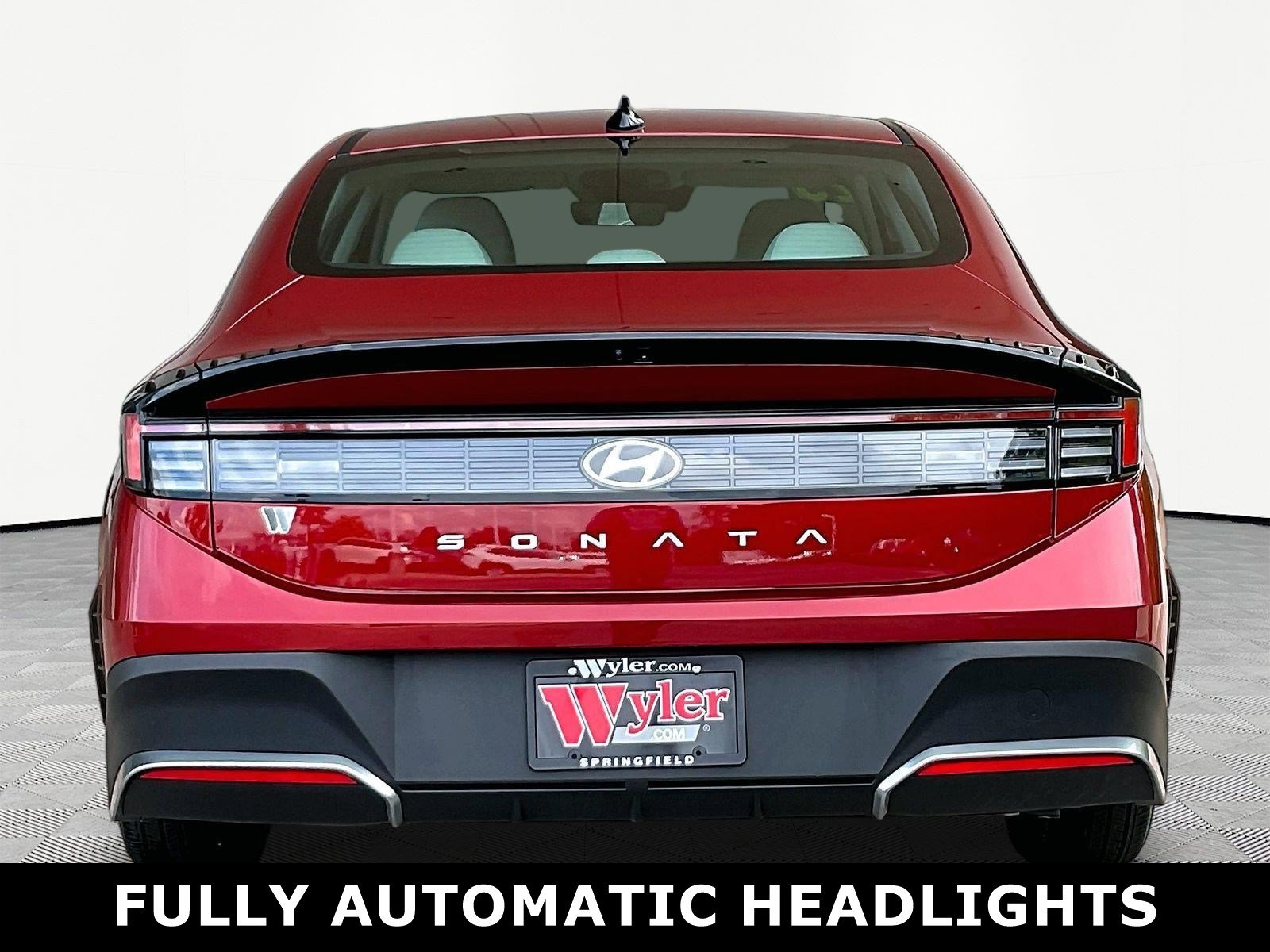 Used 2025 Hyundai Sonata SE FWD image 5