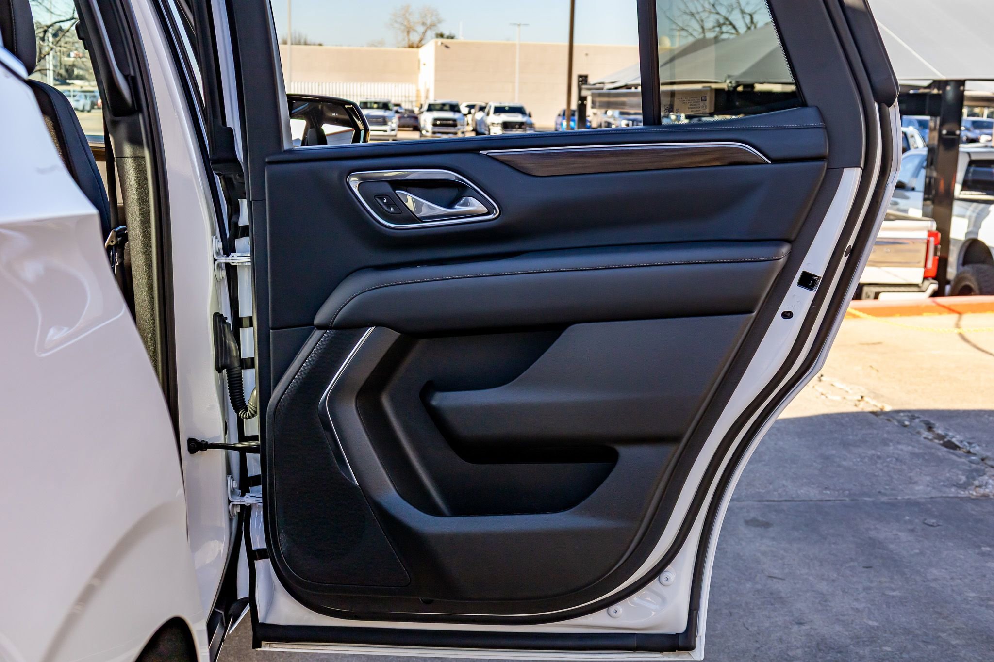 Used 2023 GMC Yukon SLE w/ Max Trailering Package image 38