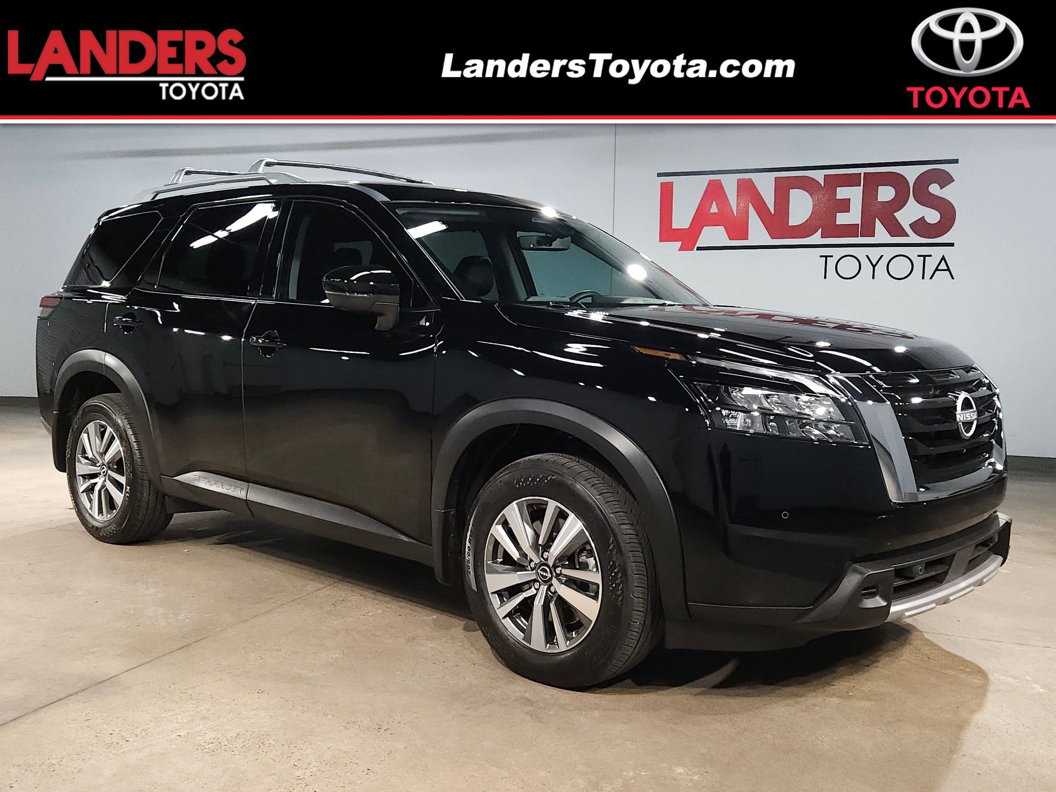 Used 2025 Nissan Pathfinder SL w/ Cargo Package