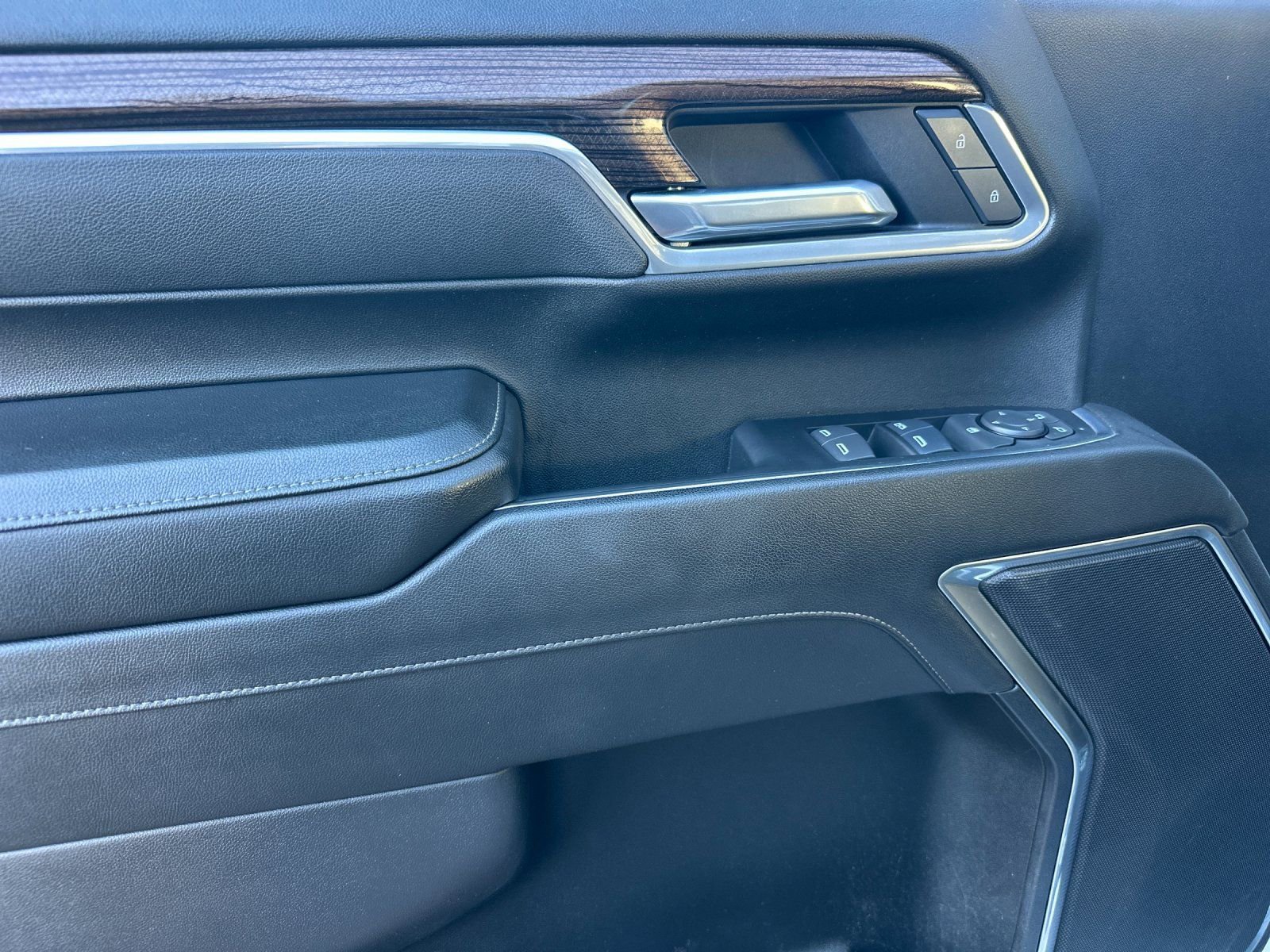 Used 2025 Chevrolet Silverado 2500 LT image 12