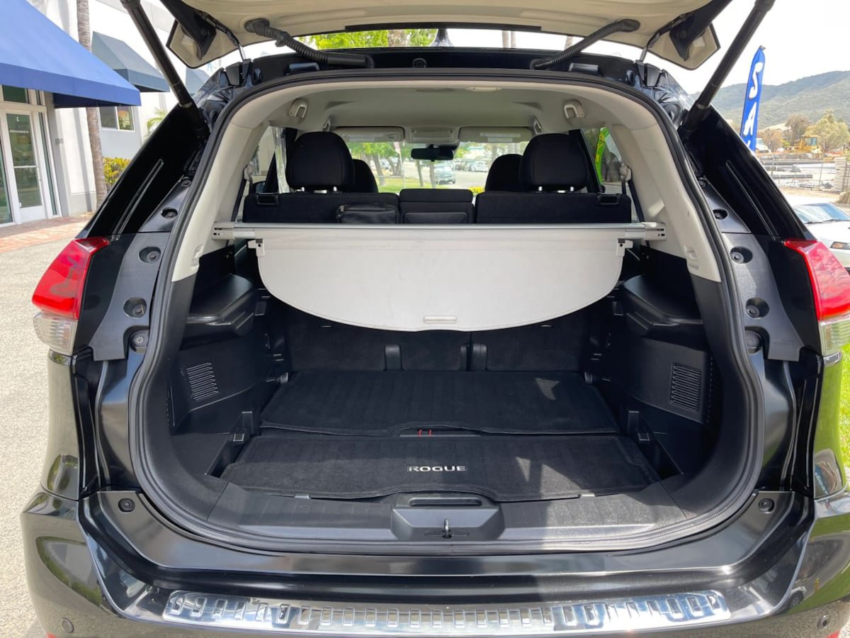 Used 2020 Nissan Rogue SV FWD image 10