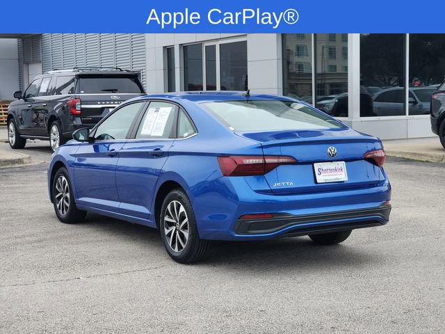 Used 2024 Volkswagen Jetta SE image 3