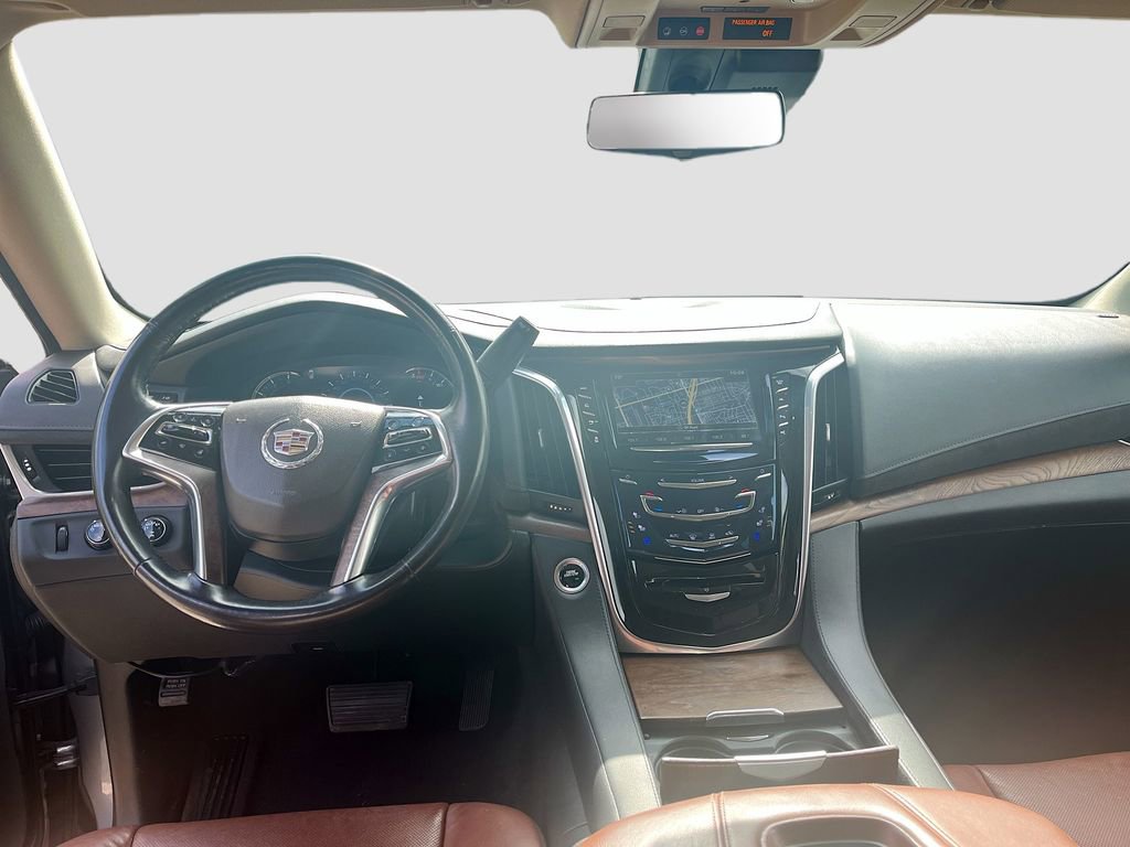 Used 2020 Cadillac Escalade Luxury w/ Escalade Sport Edition AWD/4WD image 24