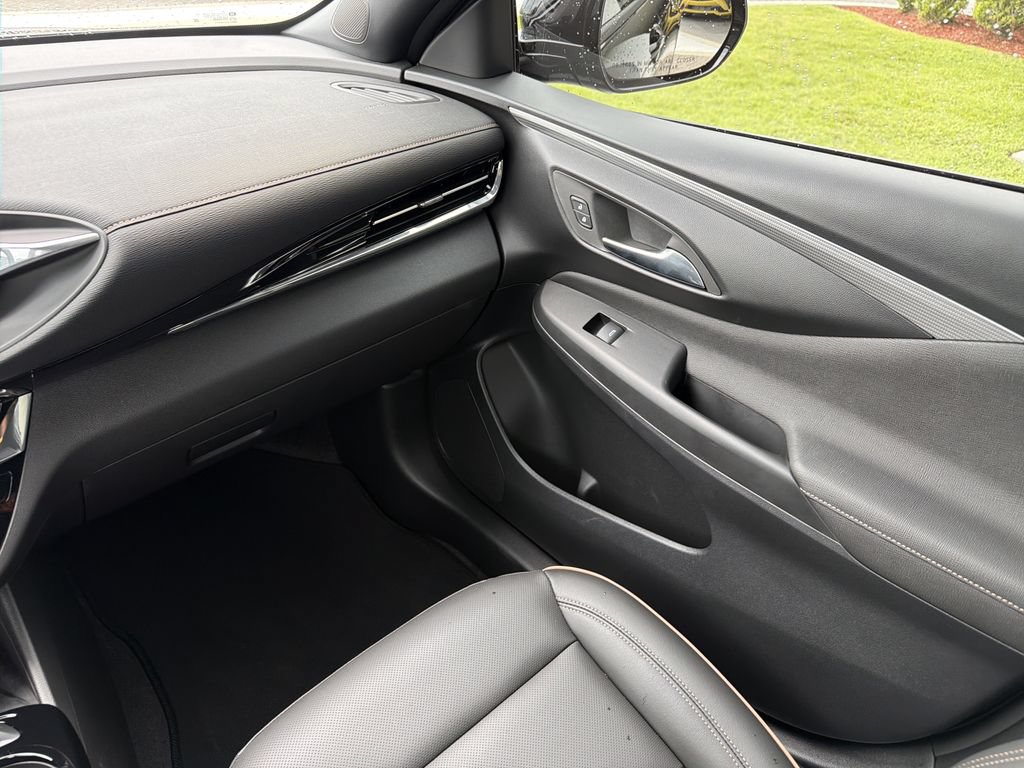 Certified 2025 Buick Envista Avenir FWD image 21