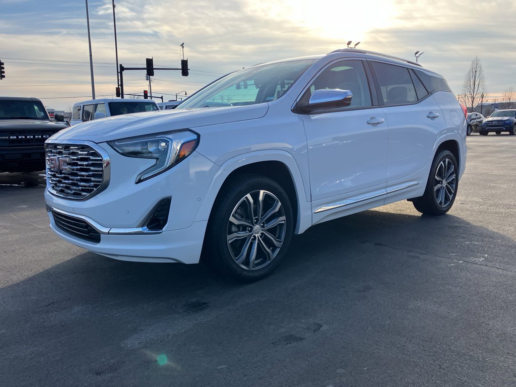 Used 2019 GMC Terrain Denali w/ Advanced Safety Package image 3