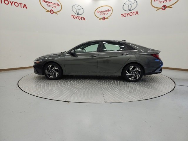 Used 2024 Hyundai Elantra Limited image 5