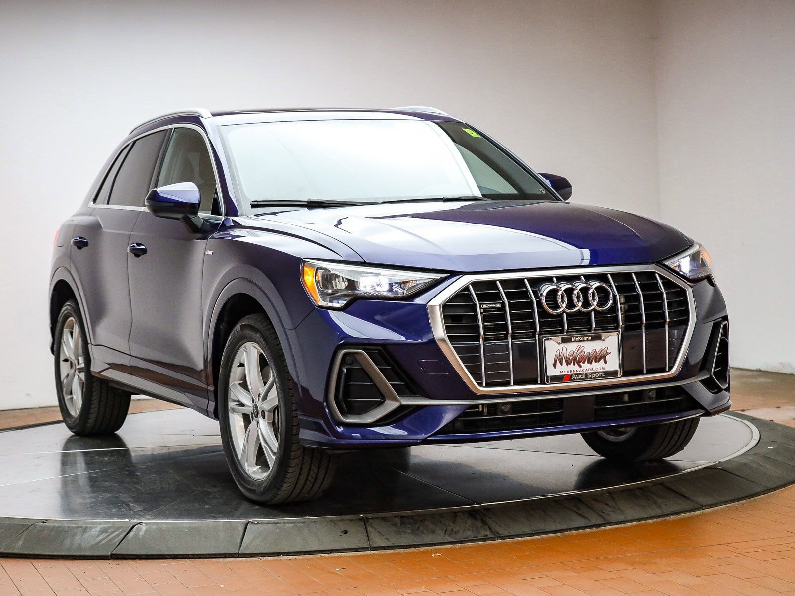 Certified 2022 Audi Q3 2.0T Premium w/ Convenience Package image 3