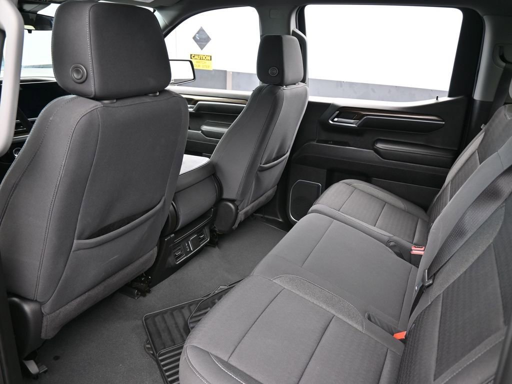 Used 2023 Chevrolet Silverado 1500 LT image 36