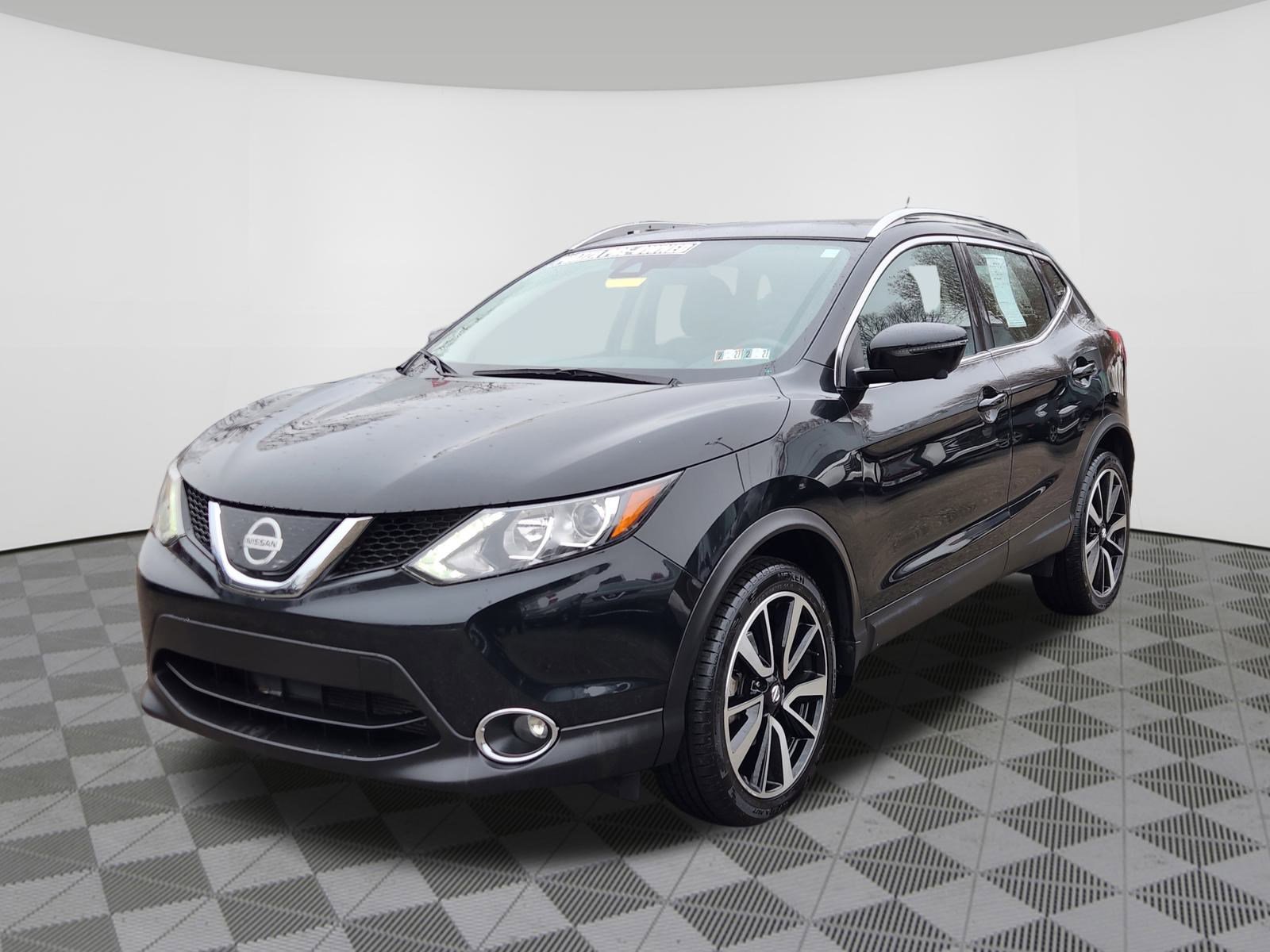 Used 2019 Nissan Rogue Sport SL image 2