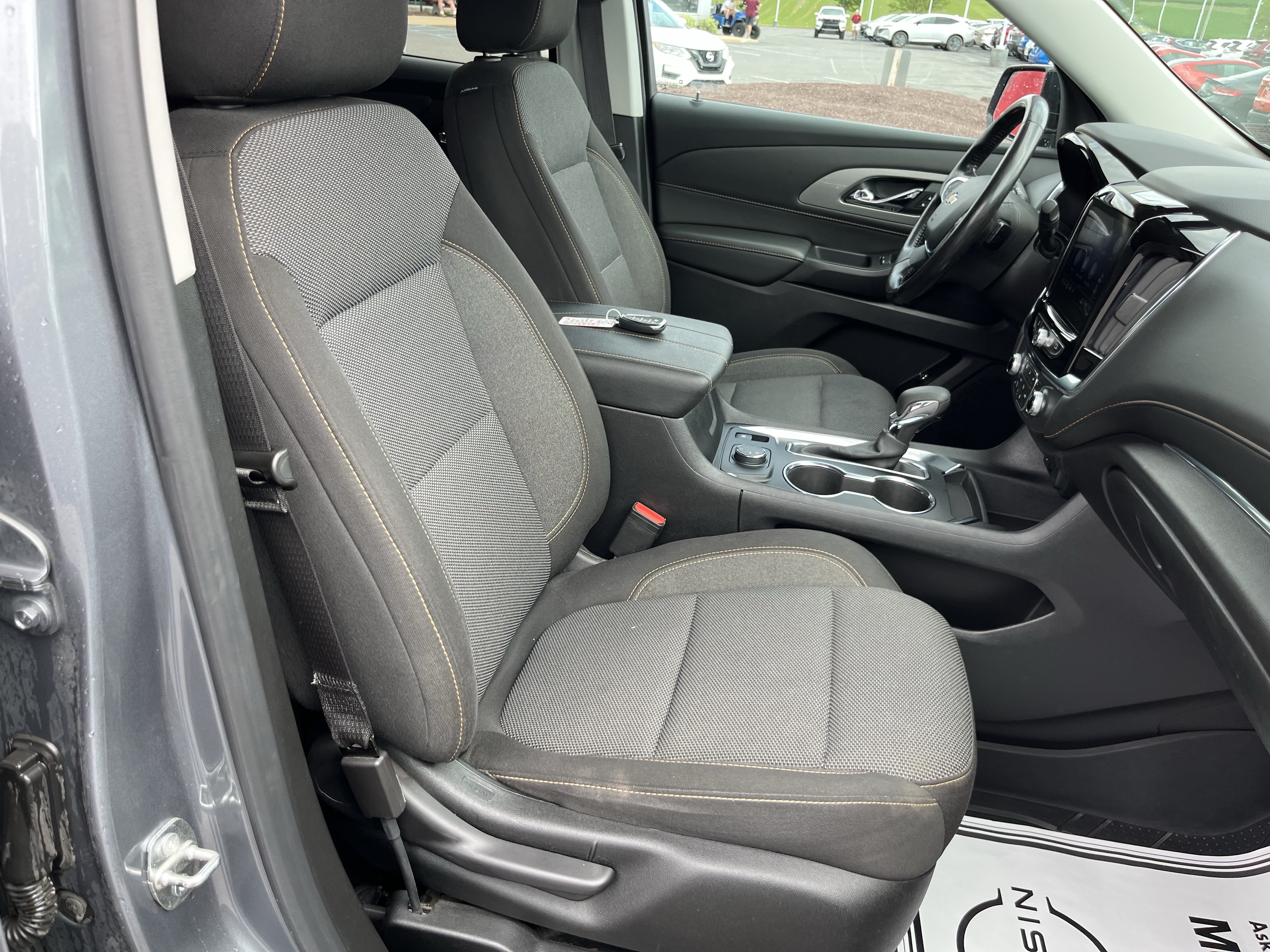 Used 2021 Chevrolet Traverse LT w/ LPO, Blackout Package AWD/4WD video 3