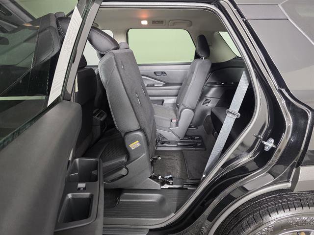 Used 2025 Nissan Pathfinder S w/ Cargo Package image 25