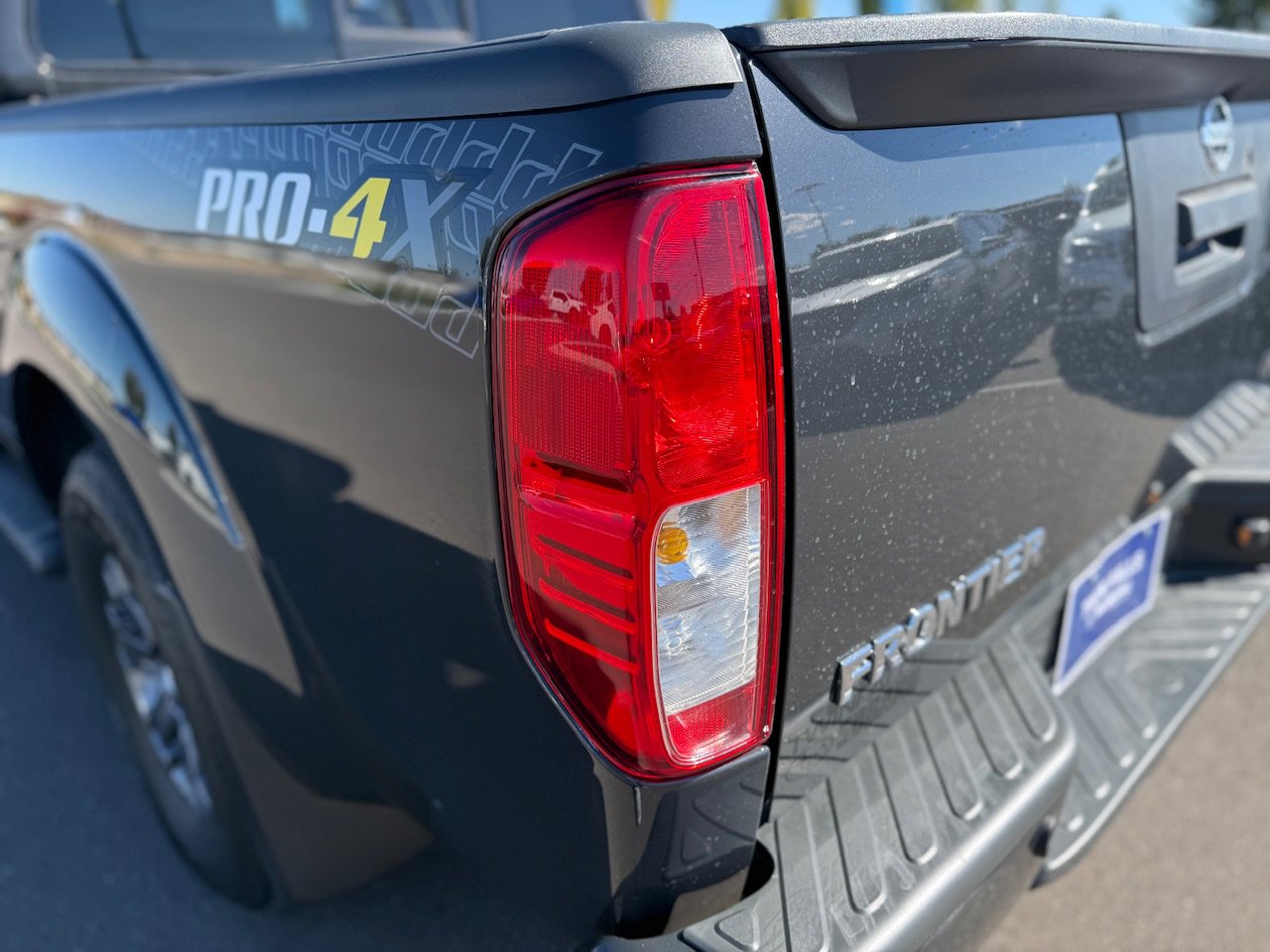 Used 2015 Nissan Frontier PRO-4X image 43