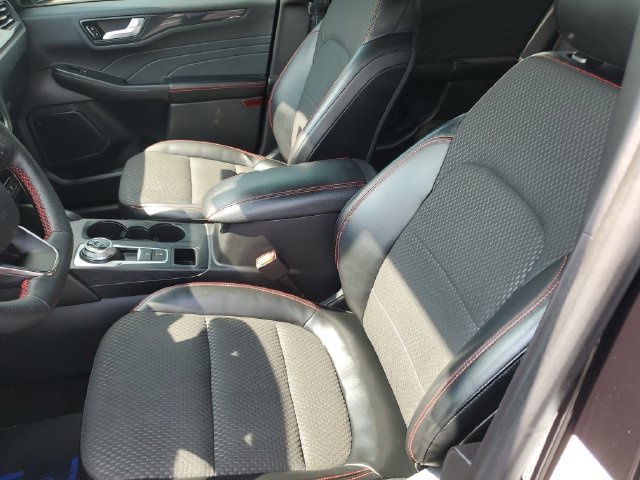 Used 2023 Ford Escape ST-Line w/ Tech Pack #1 AWD/4WD image 18