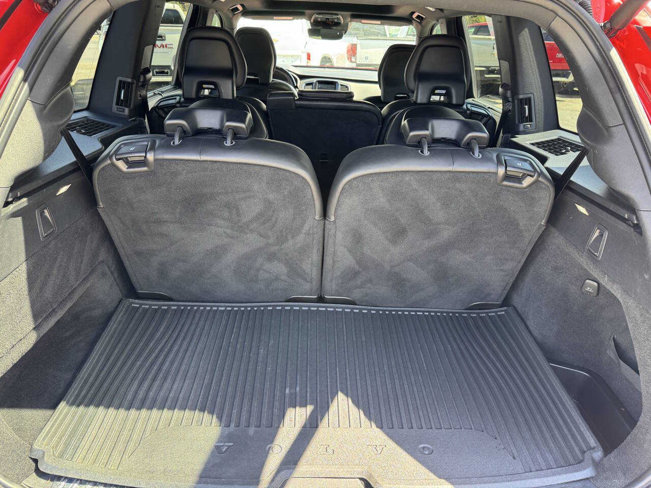 Used 2019 Volvo XC90 T6 R-Design w/ Advanced Package image 11