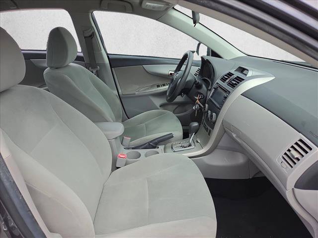Used 2013 Toyota Corolla LE FWD image 18