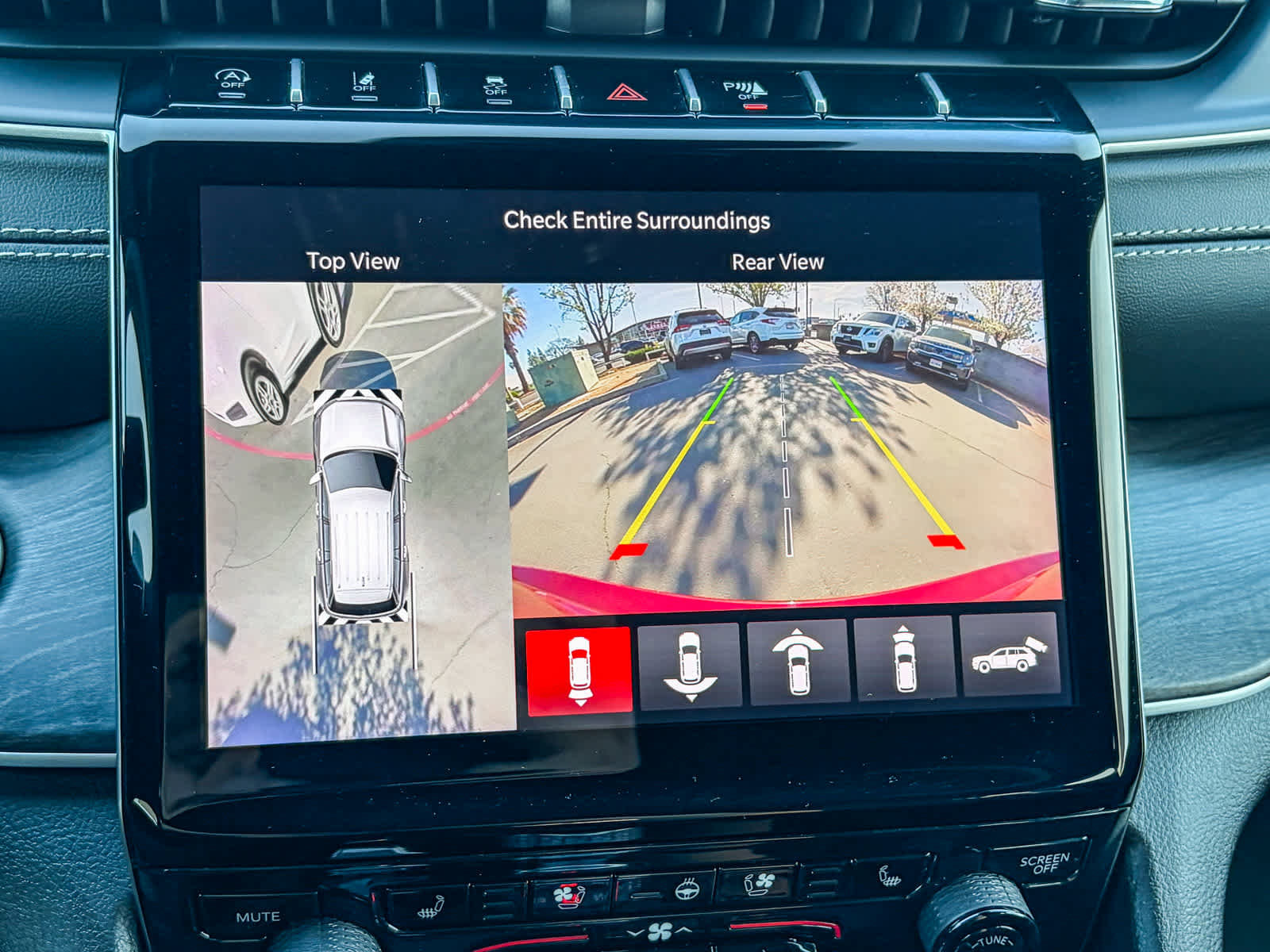 Used 2024 Jeep Grand Cherokee Limited w/ Luxury Tech Group II image 22