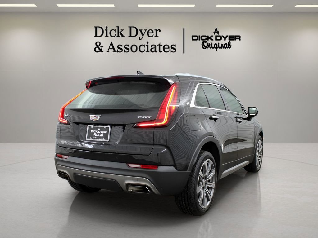 Used 2019 Cadillac XT4 Premium Luxury FWD image 2
