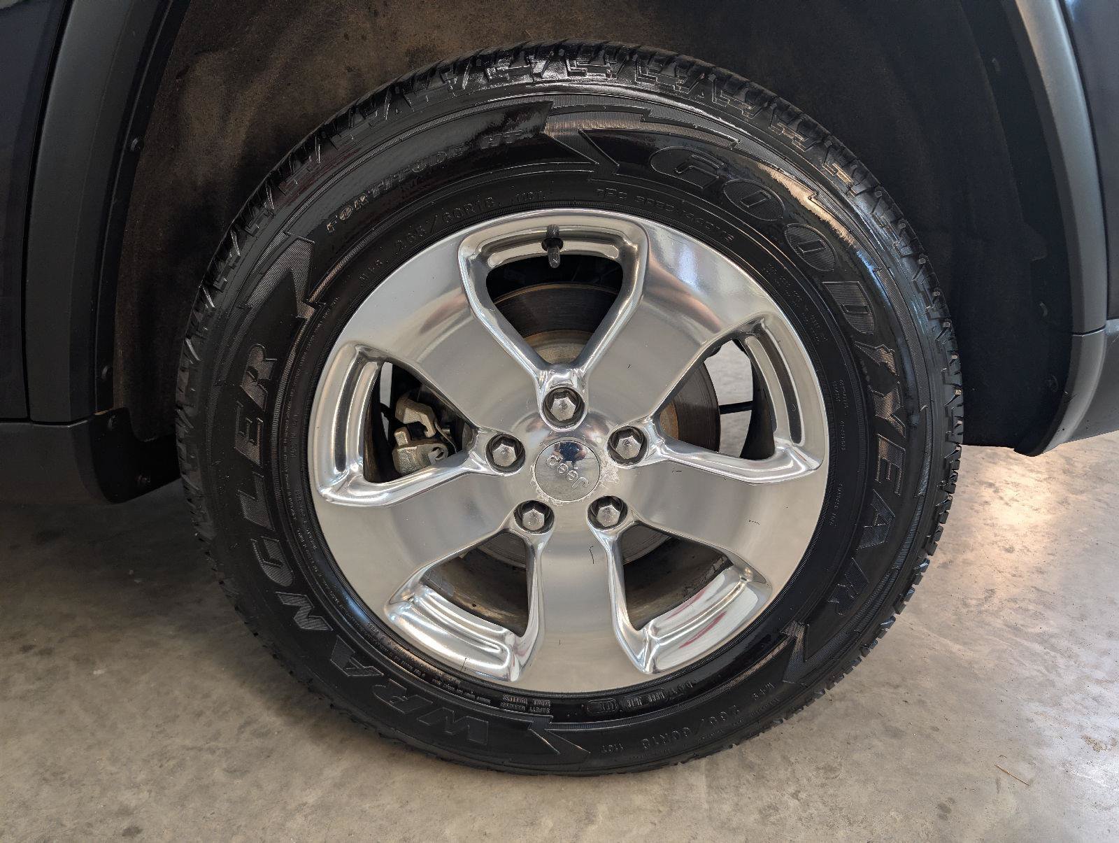 Used 2011 Jeep Grand Cherokee Overland AWD/4WD image 55