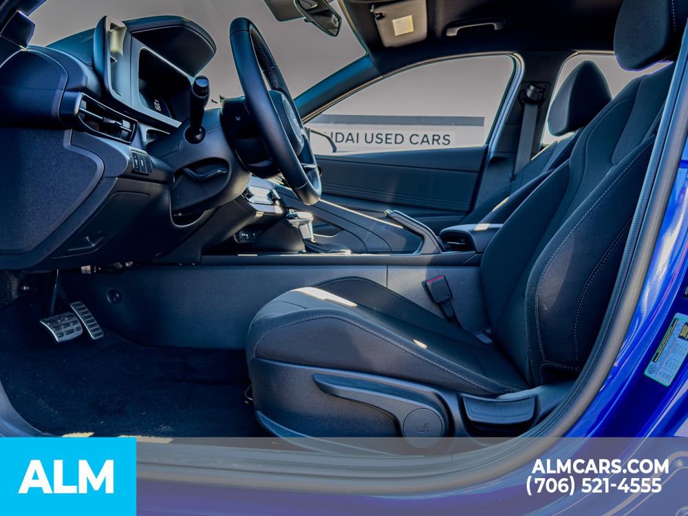 Used 2025 Hyundai Elantra Sport image 13