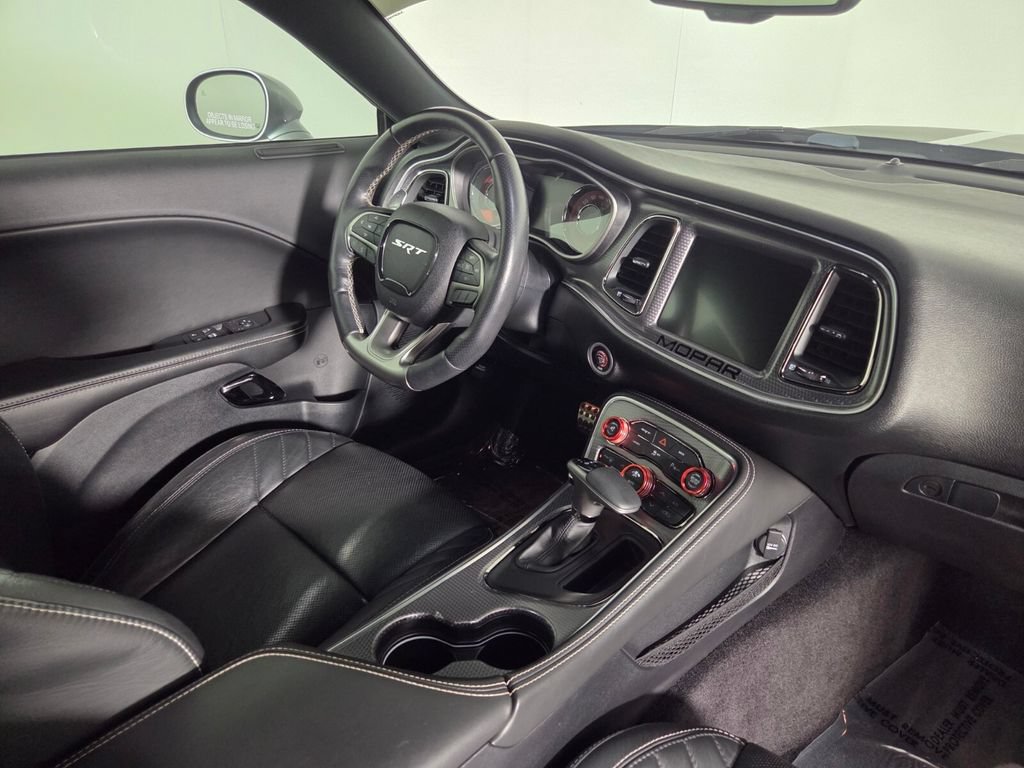 Used 2016 Dodge Challenger SRT Hellcat RWD image 32