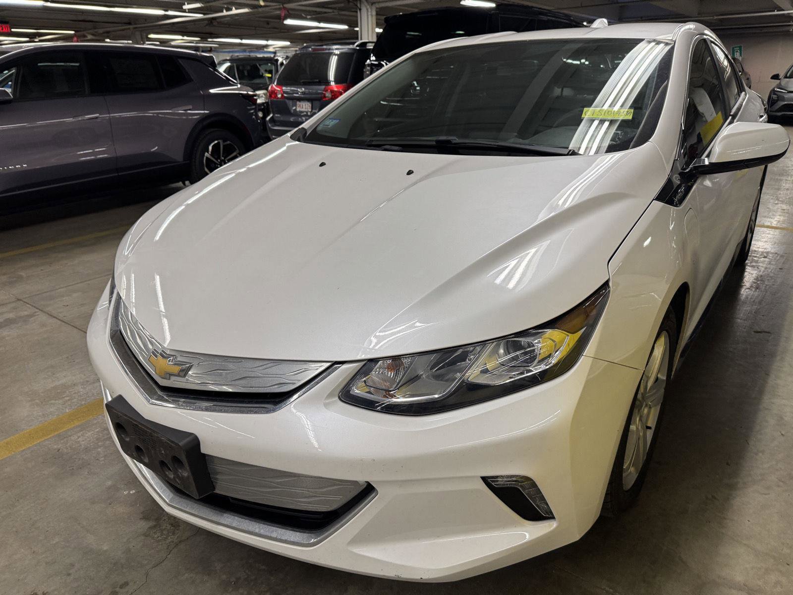 Used 2018 Chevrolet Volt LT FWD image 2
