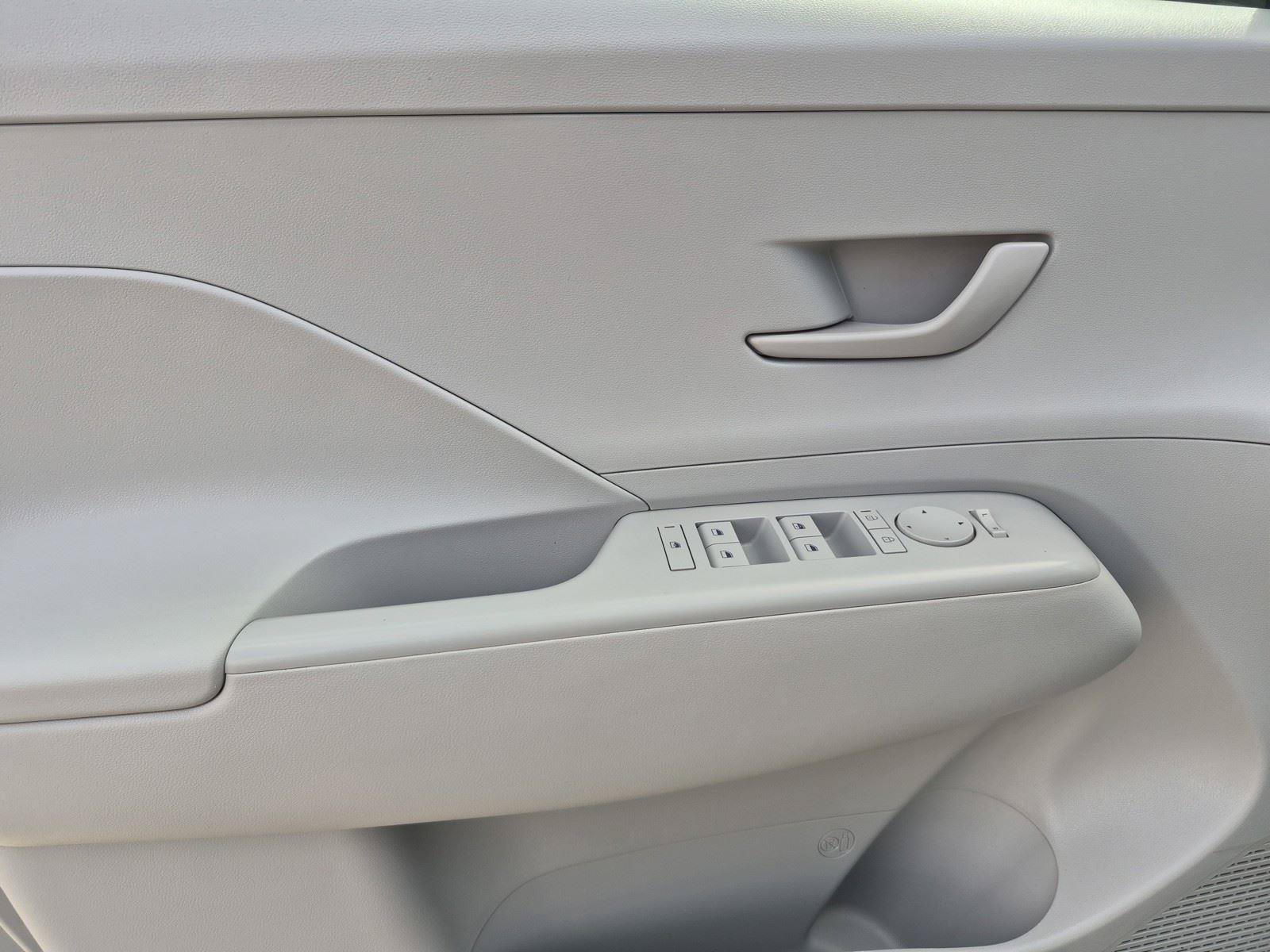 Used 2025 Hyundai Kona SEL FWD image 20