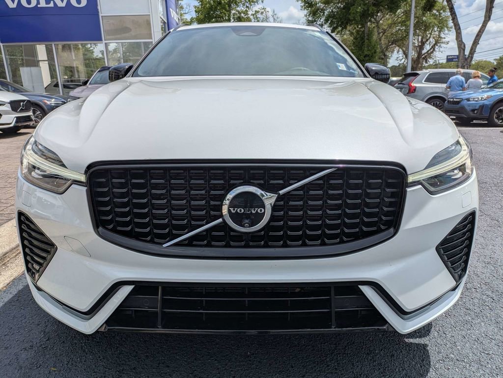 Used 2024 Volvo XC60 B5 Ultimate w/ Protection Package Premier AWD/4WD image 9