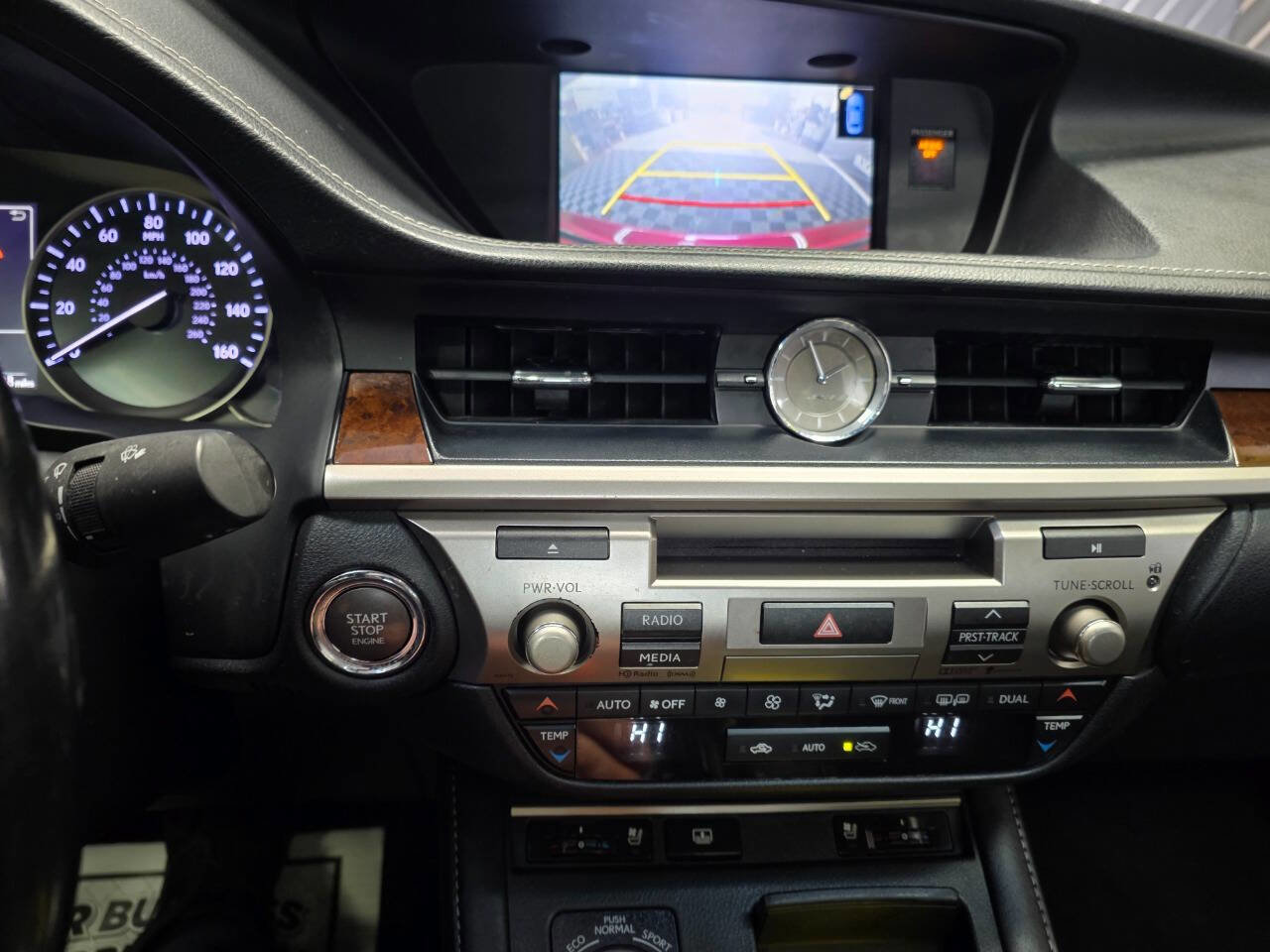 Used 2016 Lexus ES 350 w/ Luxury Package w/Wood Trim image 23