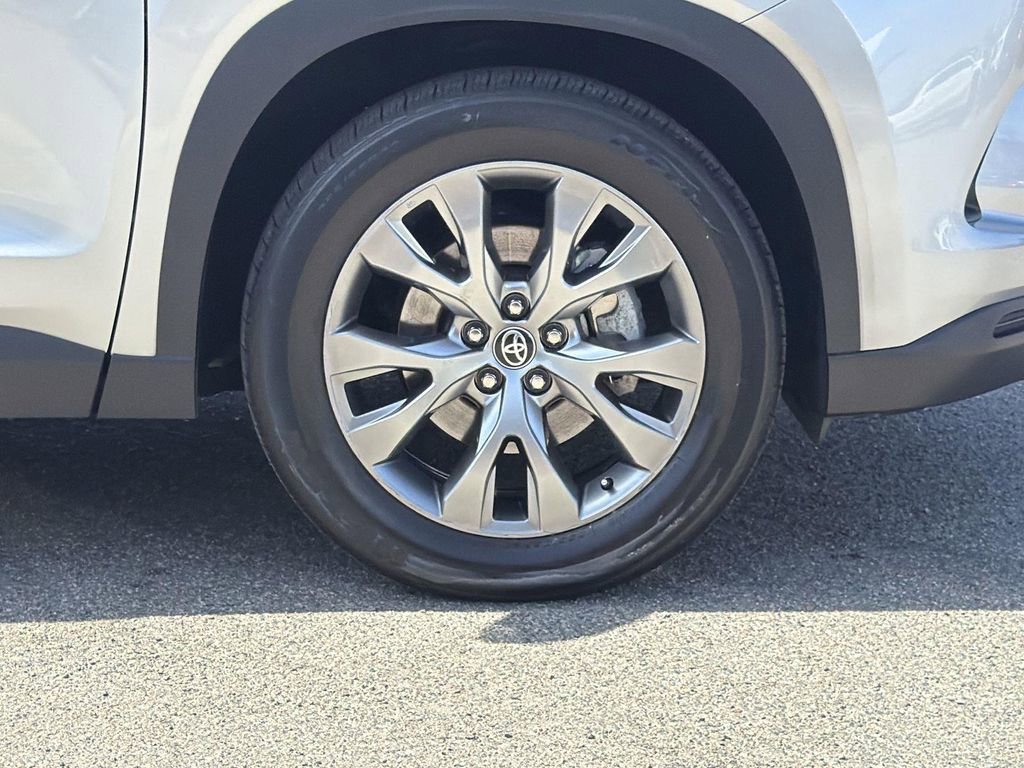 Used 2024 Toyota Grand Highlander Limited image 36