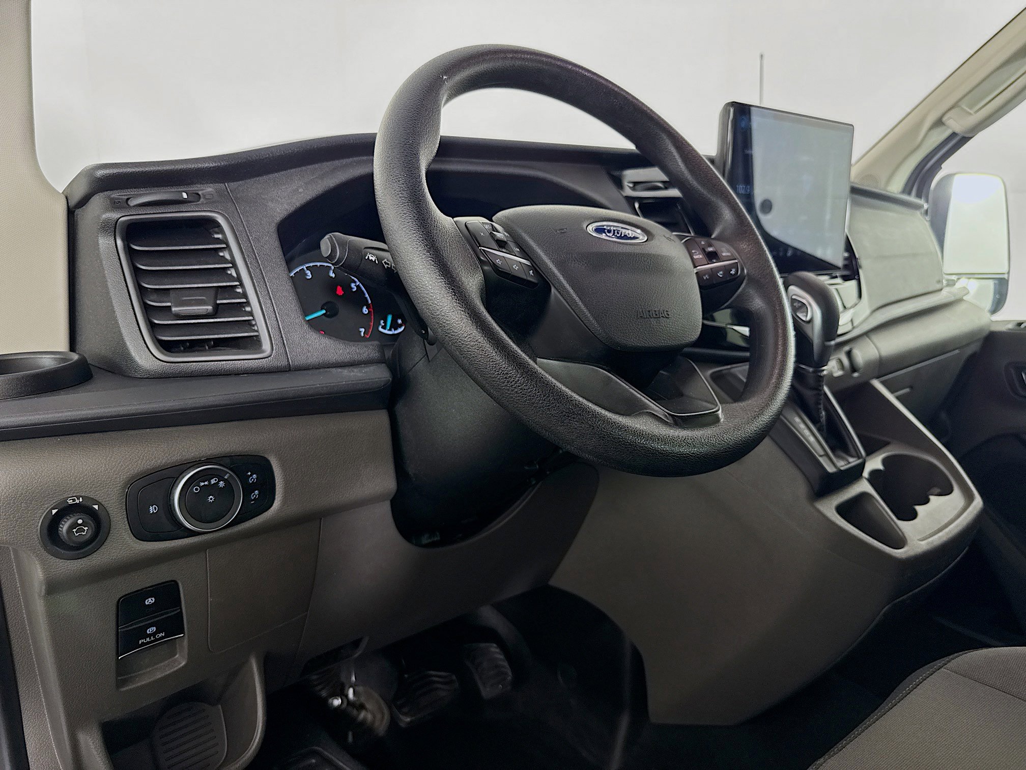 Used 2023 Ford Transit 350 XLT image 21