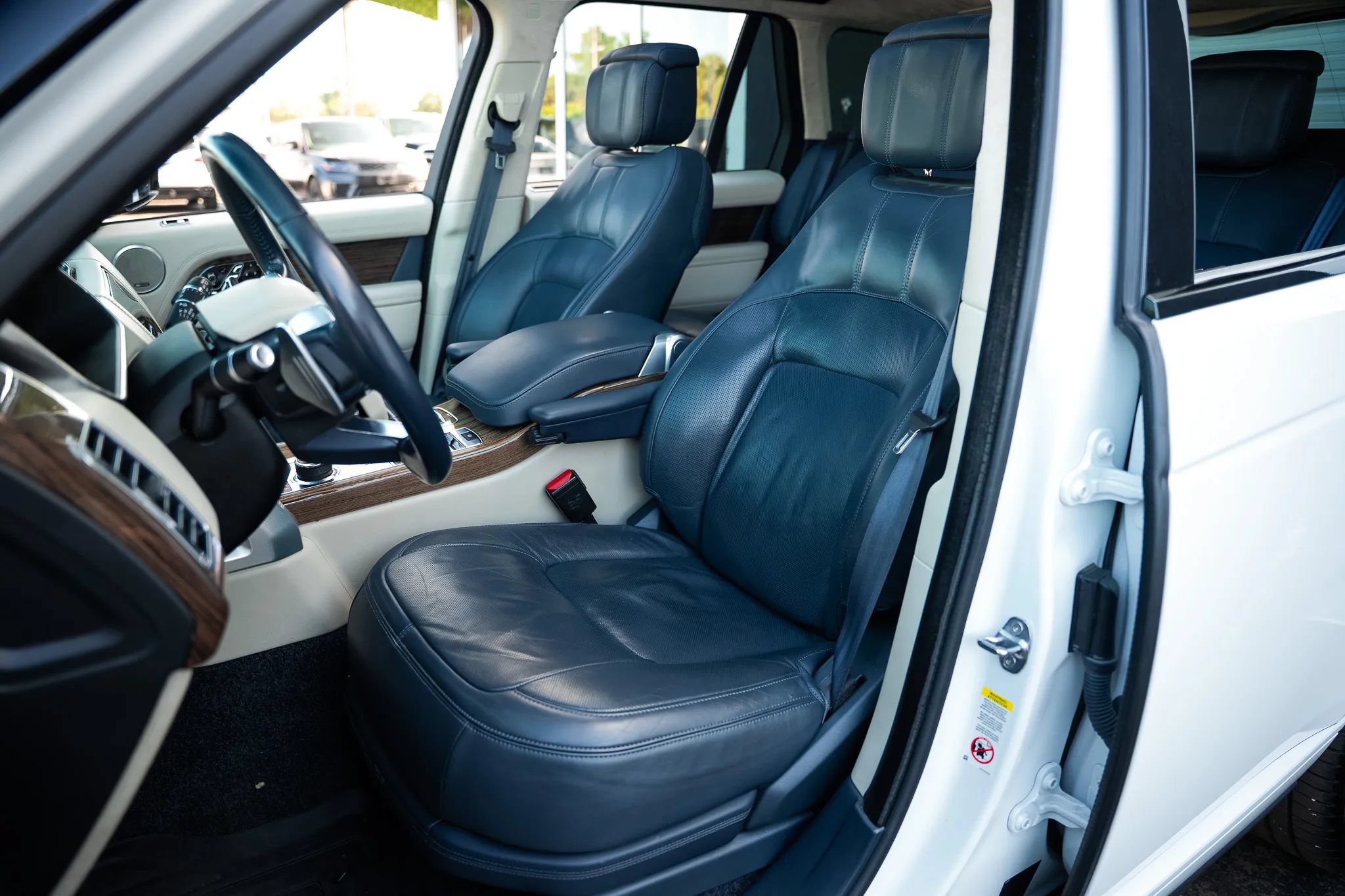 Used 2018 Land Rover Range Rover Autobiography AWD/4WD image 28