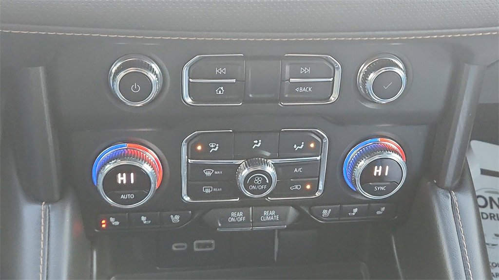 Used 2023 GMC Yukon XL AT4 image 23