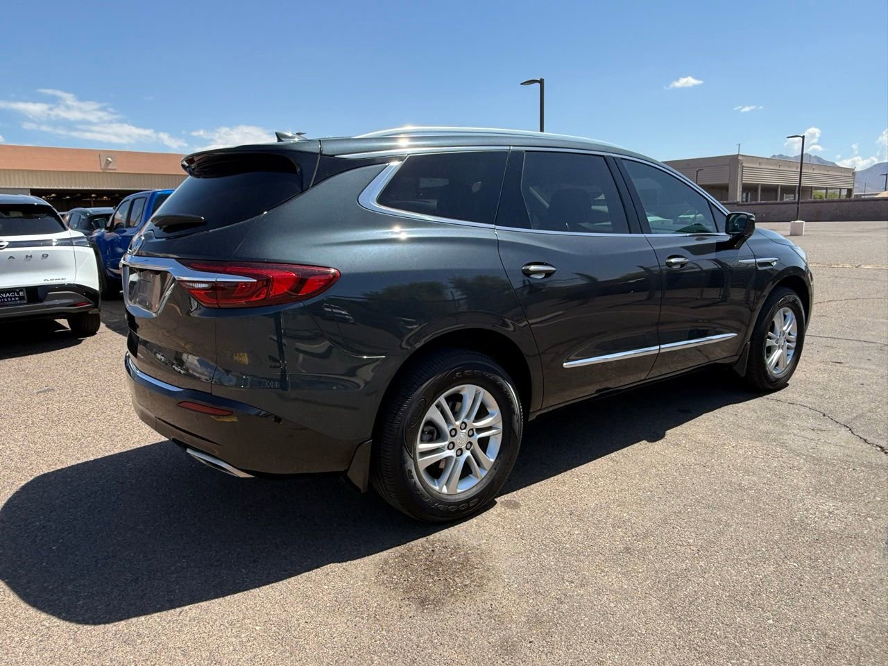 Used 2020 Buick Enclave Essence w/ Sound and Sites Package FWD image 5