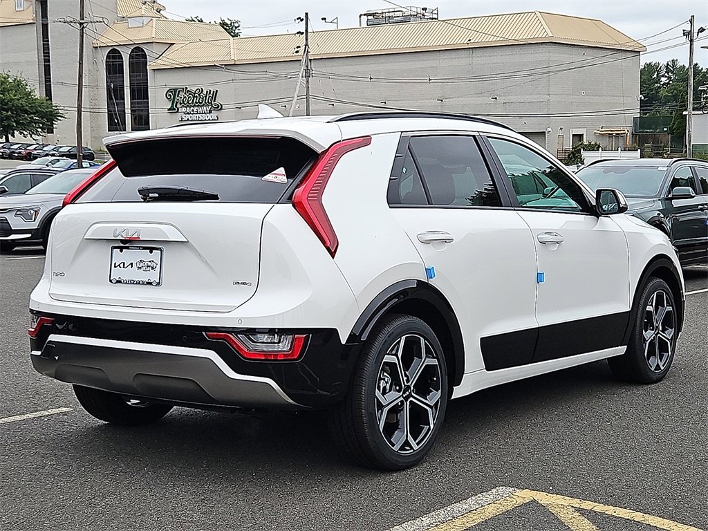 New 2025 Kia Niro SX Touring image 4
