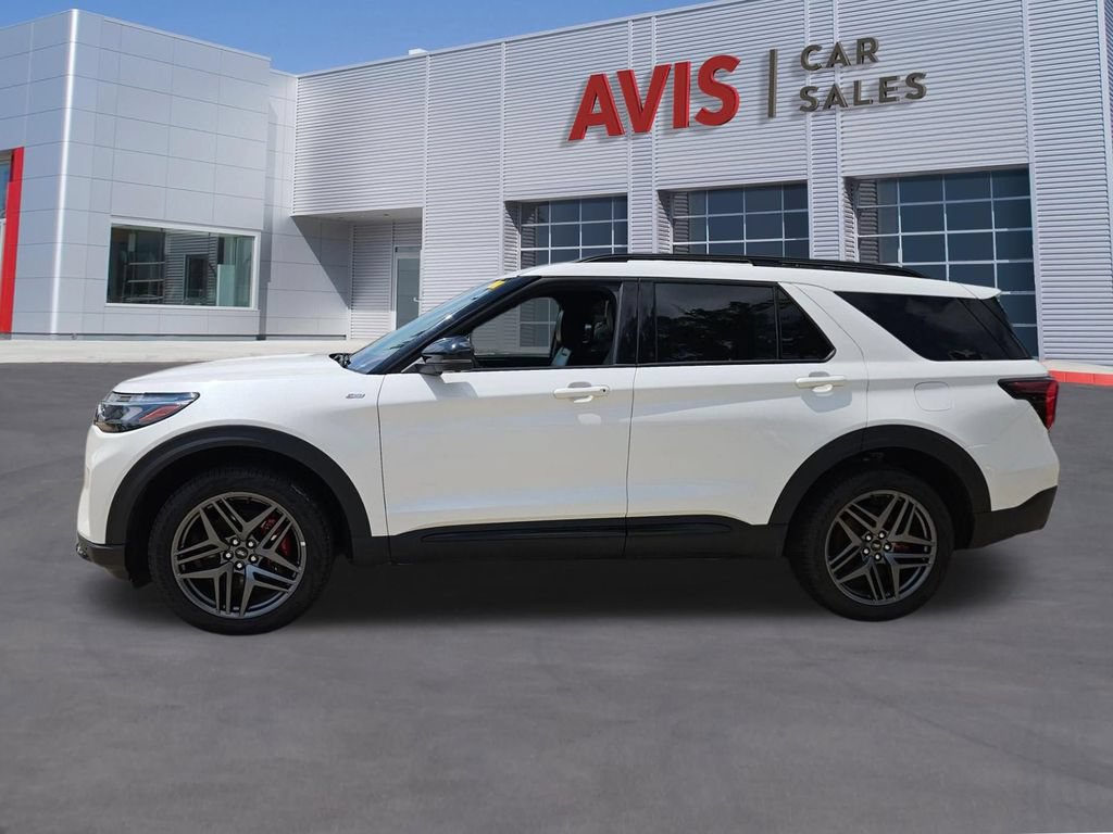 Used 2025 Ford Explorer ST-Line w/ ST-Line Street Pack AWD/4WD image 2