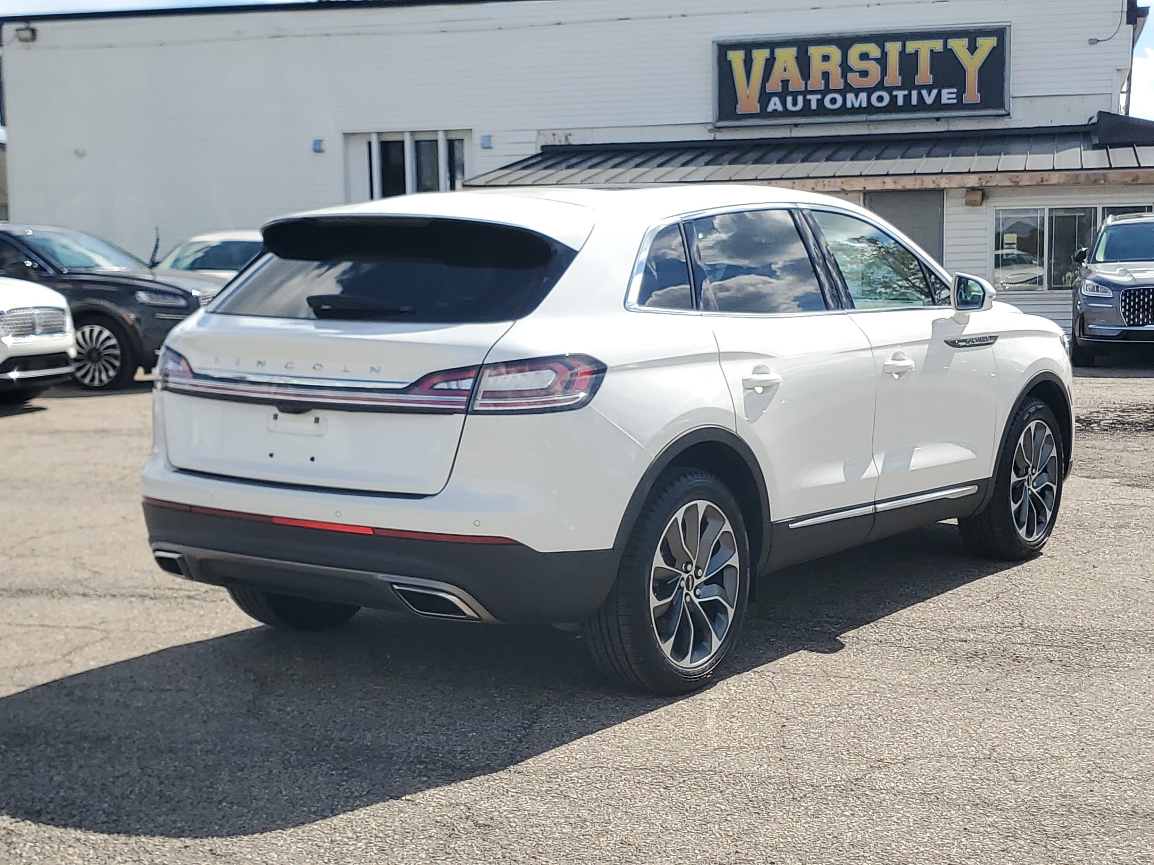 Certified 2023 Lincoln Nautilus Reserve AWD/4WD image 6