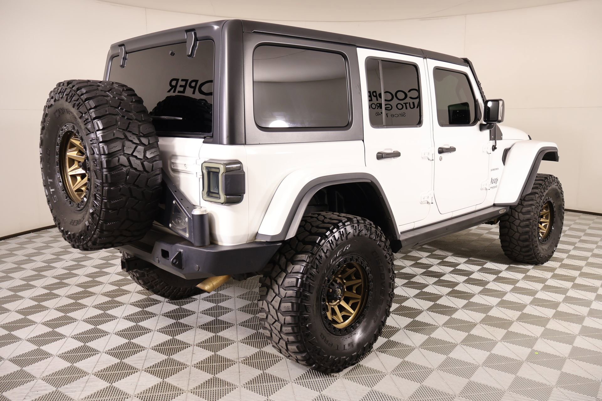 Used 2020 Jeep Wrangler Unlimited Sahara image 20