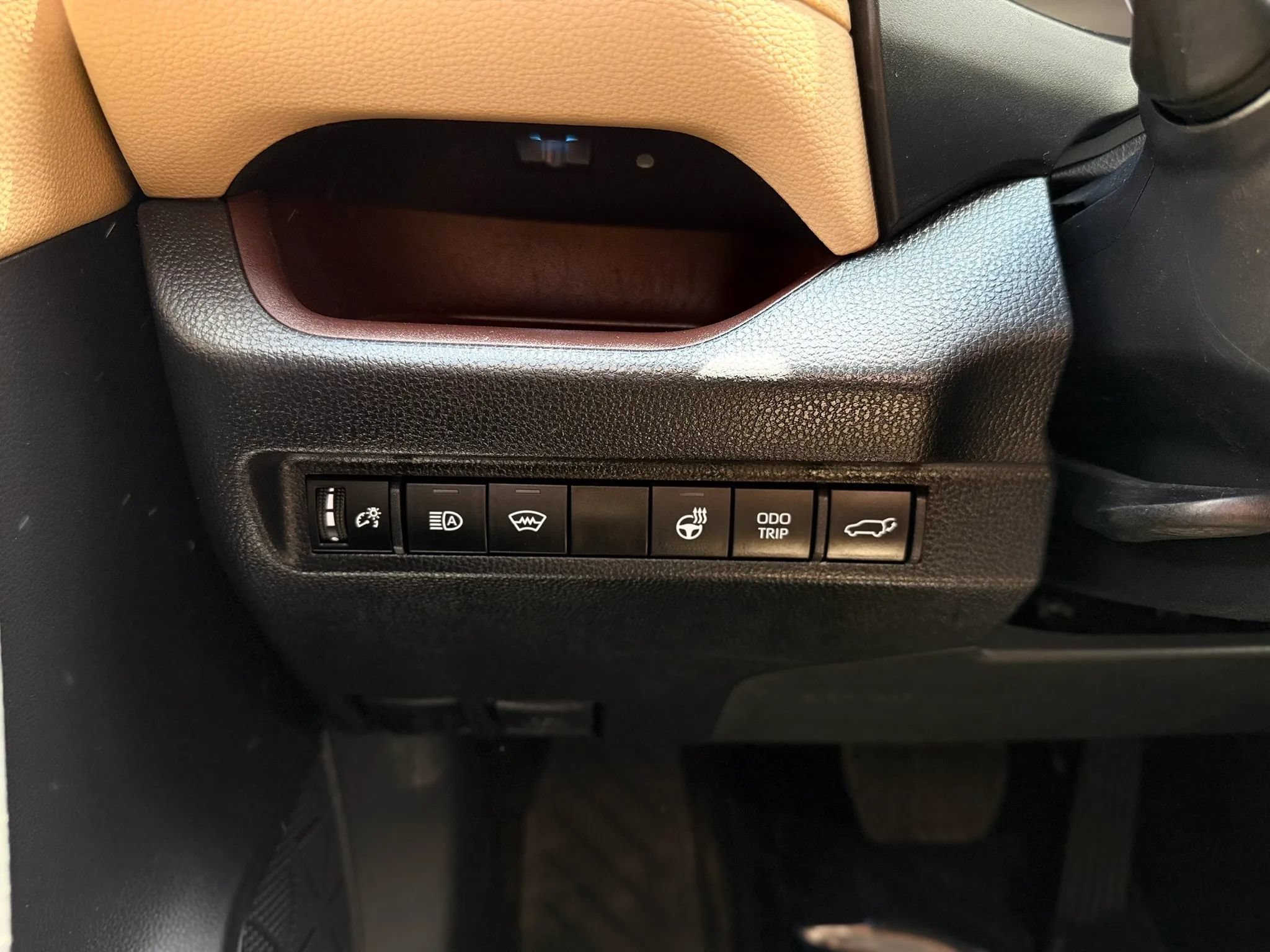 Used 2023 Toyota RAV4 Limited w/ Limited Grade Weather Package AWD/4WD image 32