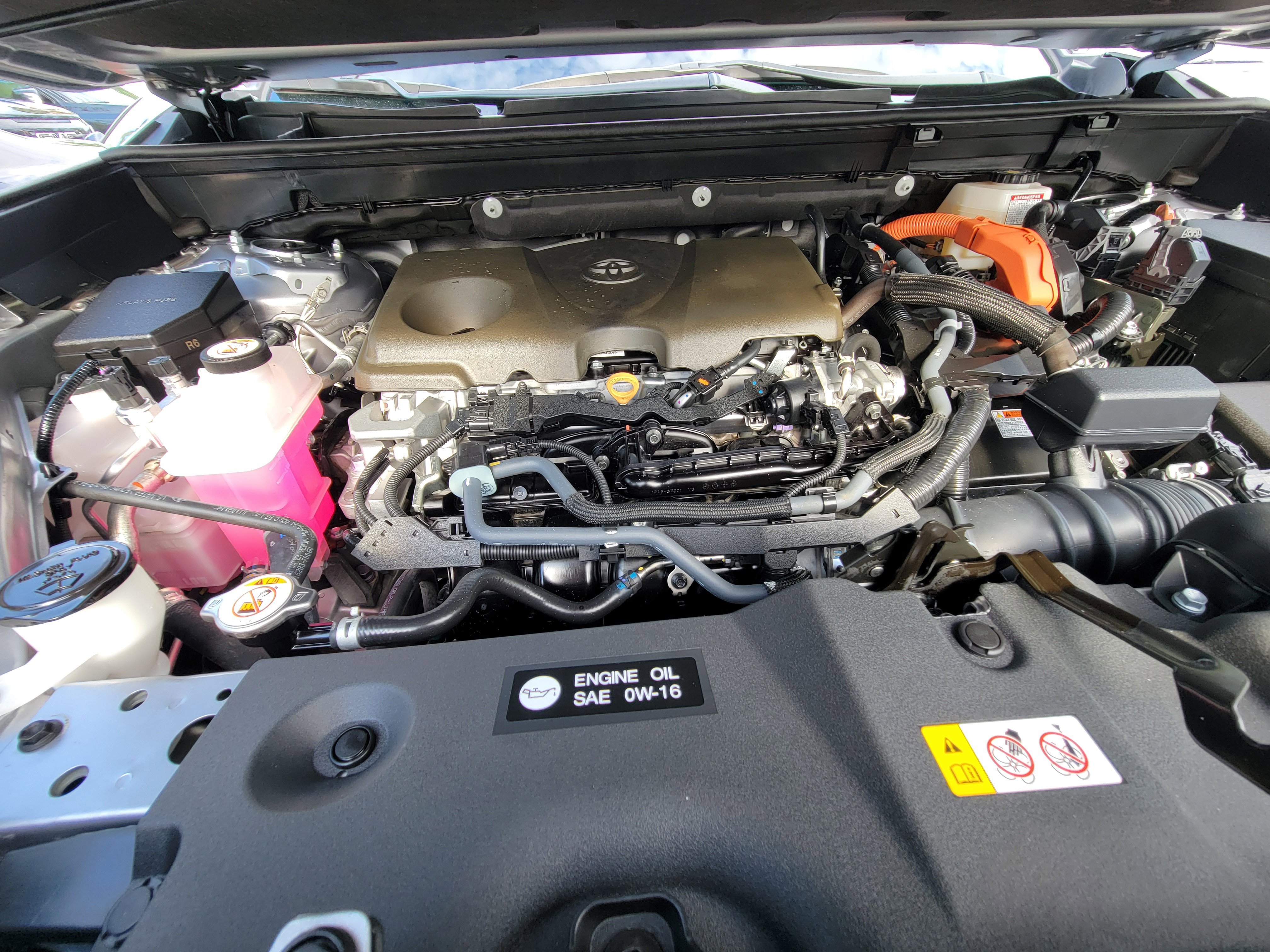 Used 2024 Toyota RAV4 SE image 25