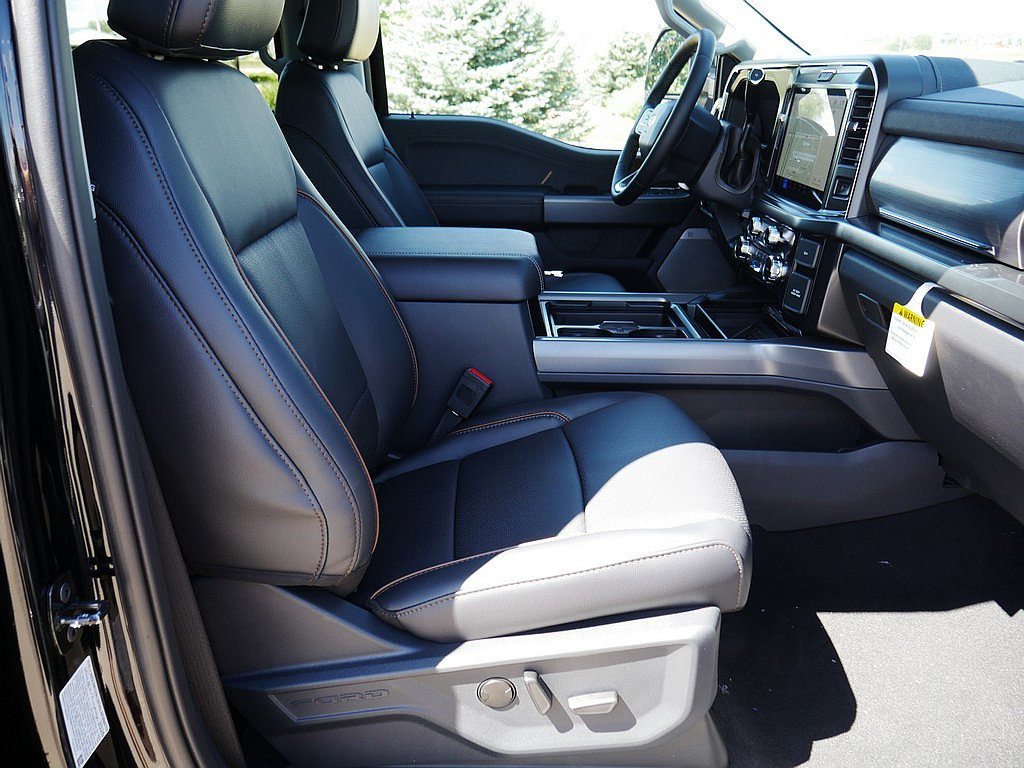 New 2026 Ford F350 Lariat w/ Black Appearance Package AWD/4WD image 32